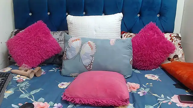 SexyLadyBoosxx online show from February 23, 1:30 pm