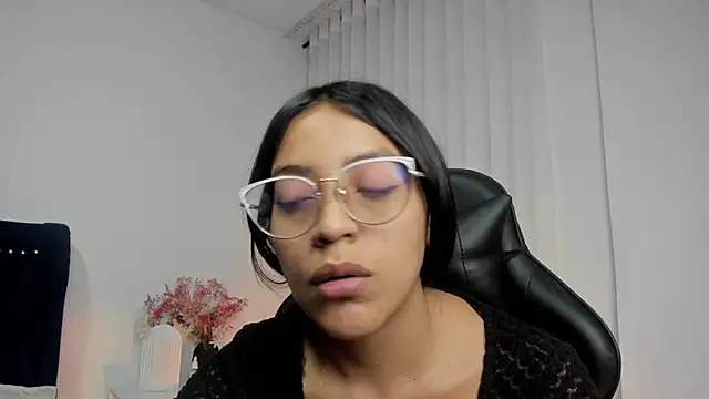 Snapshot of Xewa_ chatting on February 28, 10:39 pm Xewa online show from February 28, 10:39 pm