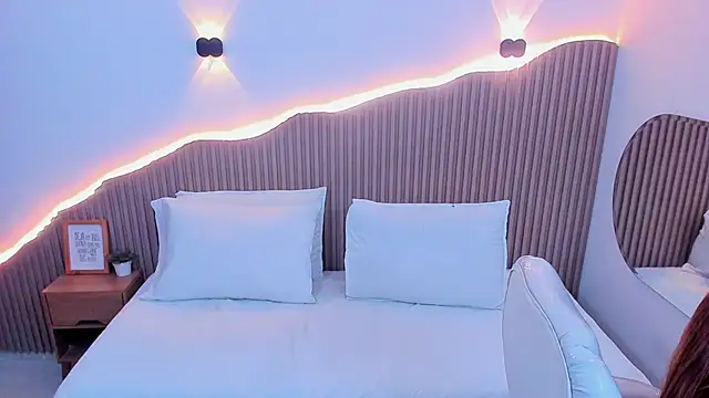 Annie kurt  online show from March 20, 5:13 am