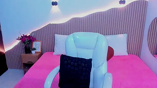 Annie kurt  online show from September 19, 9:26 pm