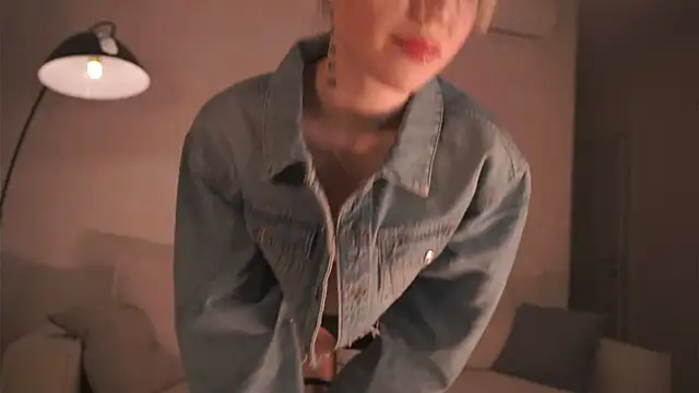 alittlestarrr online show from January 28, 2:53 am