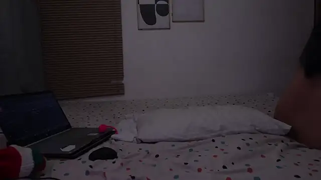 womantall99 online show from March 24, 11:59 am