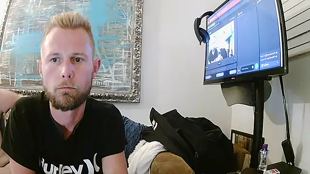 Snapshot of bjay1210 chatting on January 17, 3:12 am bjay1210 online show from January 17, 3:12 am