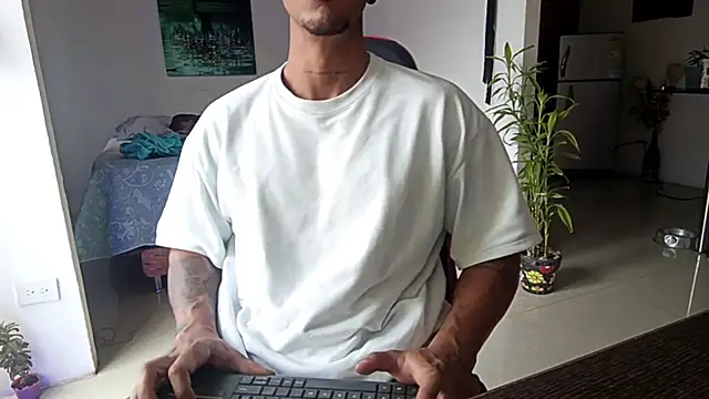 Adam Valenciia online show from December 5, 6:48 pm