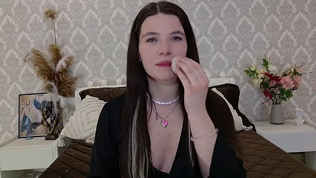 Nellie Medina online show from February 25, 2:03 am