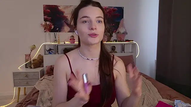 Nellie Medina online show from July 15, 3:28 pm
