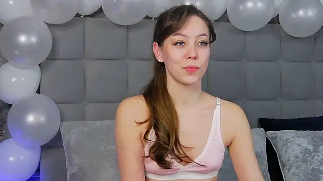 TheEmma online show from February 9, 3:01 pm