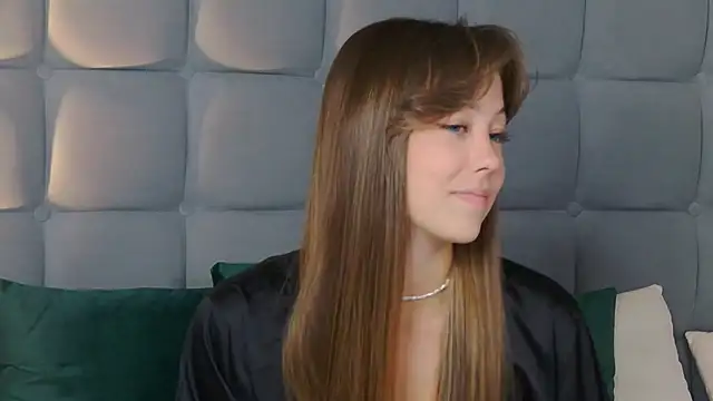 Snapshot of TheEmma chatting on March 14, 12:32 pm TheEmma online show from March 14, 12:32 pm
