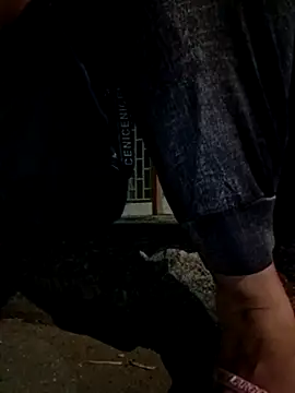 Snapshot of -Damian_Caliente- chatting on January 16, 4:28 am -Damian Caliente- online show from January 16, 4:28 am