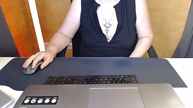 Snapshot of Sweet_Phoenix chatting on June 27, 12:22 pm Sweet Phoenix online show from June 27, 12:22 pm