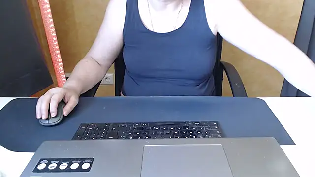 Snapshot of Sweet_Phoenix chatting on July 4, 9:04 am Sweet Phoenix online show from July 4, 9:04 am