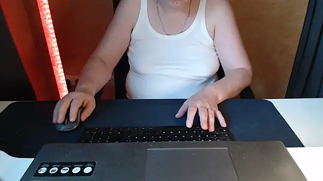 Snapshot of Sweet_Phoenix chatting on July 5, 7:37 am Sweet Phoenix online show from July 5, 7:37 am