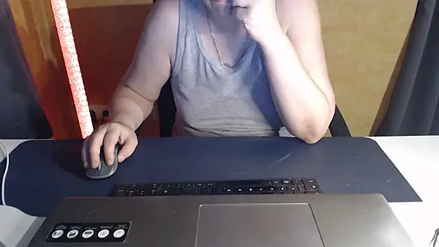 Snapshot of Sweet_Phoenix chatting on July 8, 8:24 pm Sweet Phoenix online show from July 8, 8:24 pm