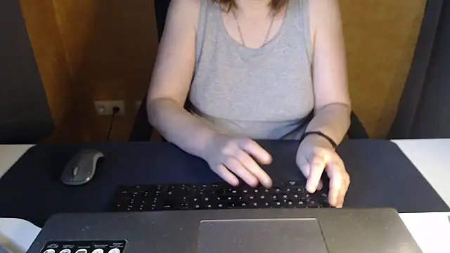 Snapshot of Sweet_Phoenix chatting on July 19, 8:07 am Sweet Phoenix online show from July 19, 8:07 am