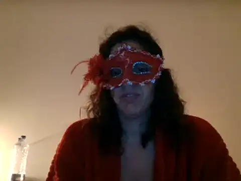 couple-tuga online show from October 31, 11:39 pm