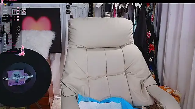 xiaotiantian-76 online show from December 3, 2:19 am