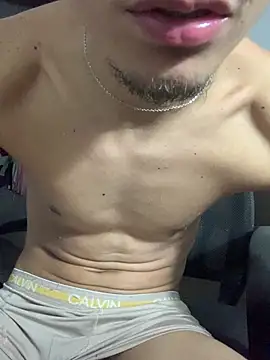 Snapshot of gabrielzinnnn085 chatting on June 21, 4:04 am gabrielzinnnn085 online show from June 21, 4:04 am