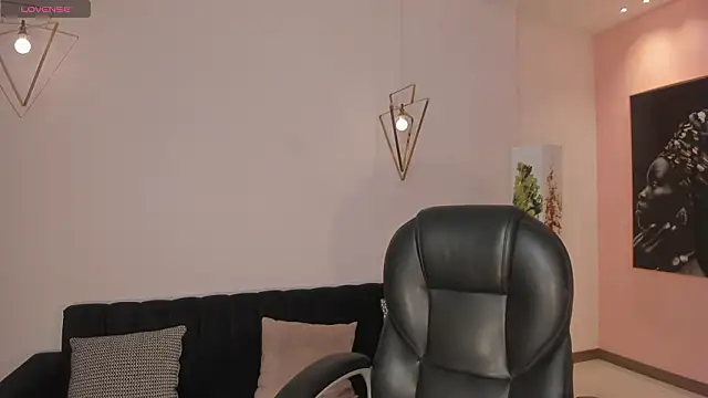 Snapshot of NiaSalvatore chatting on February 3, 2:53 am NiaSalvatore online show from February 3, 2:53 am