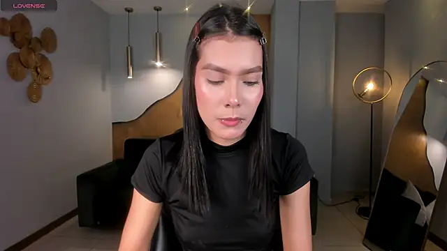 Snapshot of NiaSalvatore chatting on February 6, 3:22 am NiaSalvatore online show from February 6, 3:22 am