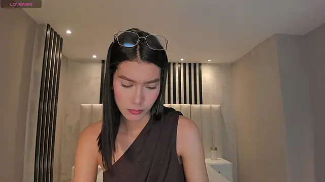 Snapshot of NiaSalvatore chatting on February 14, 7:21 pm NiaSalvatore online show from February 14, 7:21 pm