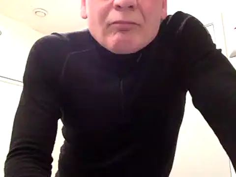 Snapshot of Parleg2 chatting on February 9, 7:18 pm Parleg2 online show from February 9, 7:18 pm