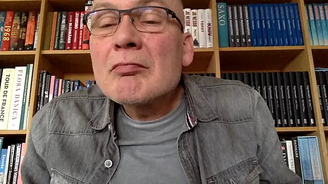 Parleg2 online show from March 29, 3:45 pm