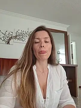 karina warthon online show from May 26, 5:31 pm