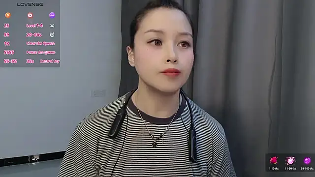 Snapshot of Lucky-xiuxiu chatting on November 19, 2:50 pm Lucky-xiuxiu online show from November 19, 2:50 pm