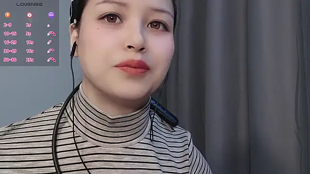 Snapshot of Lucky-xiuxiu chatting on December 4, 3:10 pm Lucky-xiuxiu online show from December 4, 3:10 pm