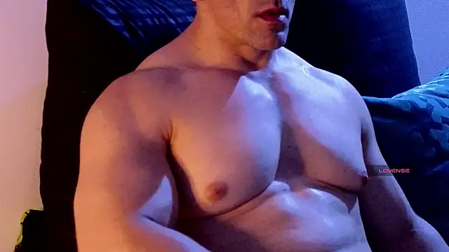 Snapshot of life_warrior chatting on January 5, 4:47 am life warrior online show from January 5, 4:47 am