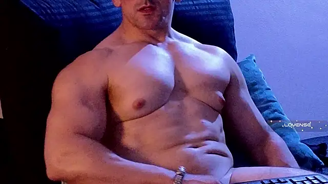 Snapshot of life_warrior chatting on March 14, 12:32 am life warrior online show from March 14, 12:32 am