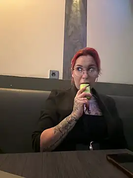 Snapshot of Mia-Fuchs chatting on February 1, 3:50 pm Mia-Fuchs online show from February 1, 3:50 pm