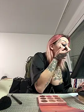 Snapshot of Mia-Fuchs chatting on March 5, 5:40 am Mia-Fuchs online show from March 5, 5:40 am