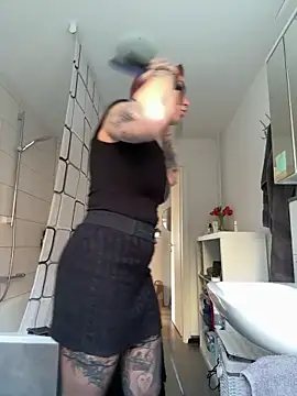 Snapshot of Mia-Fuchs chatting on March 9, 7:34 am Mia-Fuchs online show from March 9, 7:34 am