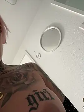 Snapshot of Mia-Fuchs chatting on March 11, 12:28 pm Mia-Fuchs online show from March 11, 12:28 pm