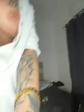 Snapshot of Mia-Fuchs chatting on March 15, 6:54 pm Mia-Fuchs online show from March 15, 6:54 pm