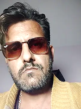 MAGNETICDADDY8 online show from November 9, 5:50 am