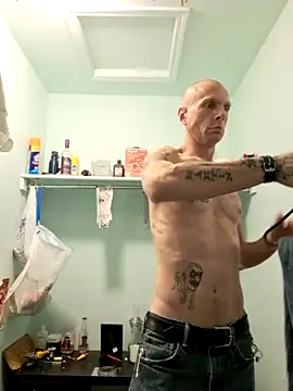 Snapshot of SoooV3ryKinky chatting on January 2, 11:06 pm SoooV3ryKinky online show from January 2, 11:06 pm