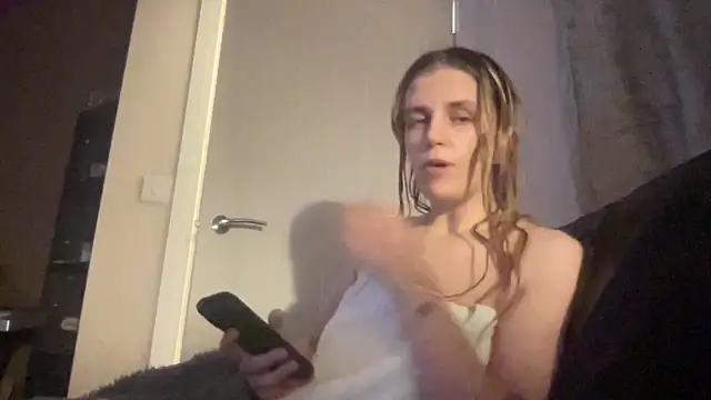 Snapshot of dixie_leigh chatting on March 1, 8:33 pm dixie leigh online show from March 1, 8:33 pm