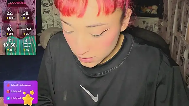 NickiYoung online show from May 28, 2:03 pm