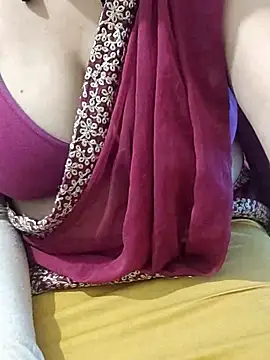 Snapshot of mallupriyapriya chatting on May 12, 5:15 am mallupriyapriya online show from May 12, 5:15 am
