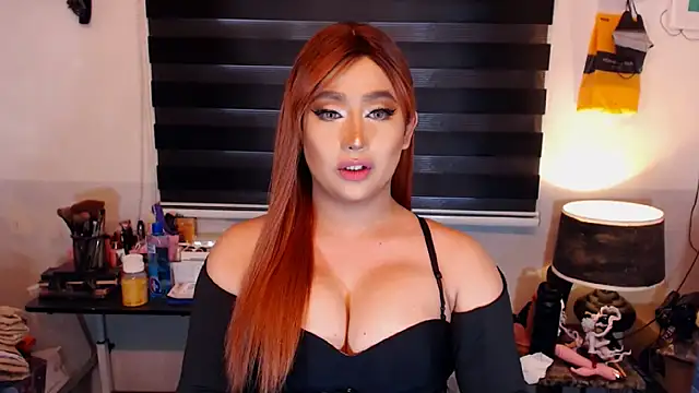 Snapshot of MistressJewel chatting on January 8, 1:42 am MistressJewel online show from January 8, 1:42 am