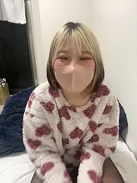 Snapshot of Hikaru-chan chatting on February 9, 5:11 pm Hikaru-chan online show from February 9, 5:11 pm