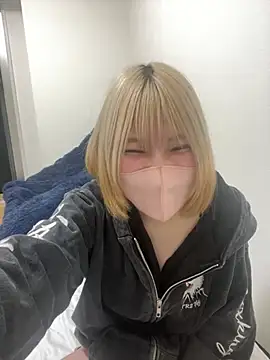 Snapshot of Hikaru-chan chatting on February 27, 7:04 pm Hikaru-chan online show from February 27, 7:04 pm