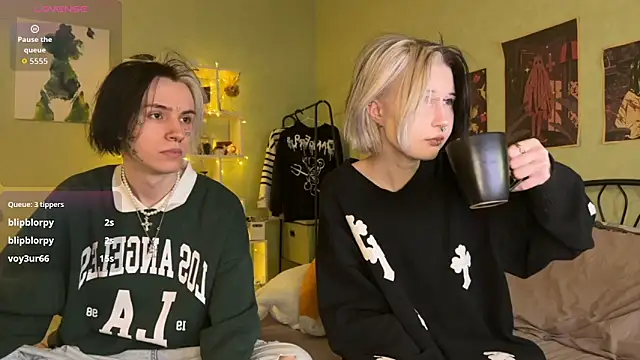 VeryRare TwinS online show from November 16, 10:26 pm