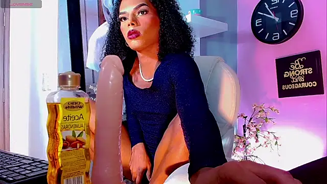 Snapshot of Diva_Smith02 chatting on January 15, 5:47 pm Diva Smith02 online show from January 15, 5:47 pm