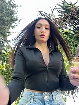 Snapshot of Maddy_Jones chatting on January 18, 8:09 pm Maddy Jones online show from January 18, 8:09 pm