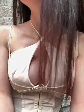 Snapshot of Maddy_Jones chatting on January 24, 8:11 pm Maddy Jones online show from January 24, 8:11 pm