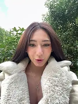 Snapshot of Maddy_Jones chatting on January 26, 7:52 pm Maddy Jones online show from January 26, 7:52 pm