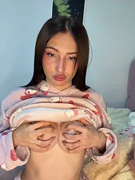 Snapshot of Maddy_Jones chatting on February 9, 10:00 pm Maddy Jones online show from February 9, 10:00 pm